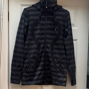 Women's Lululemon Black Striped Stride Full Zip Sweatshirt running athletic 10